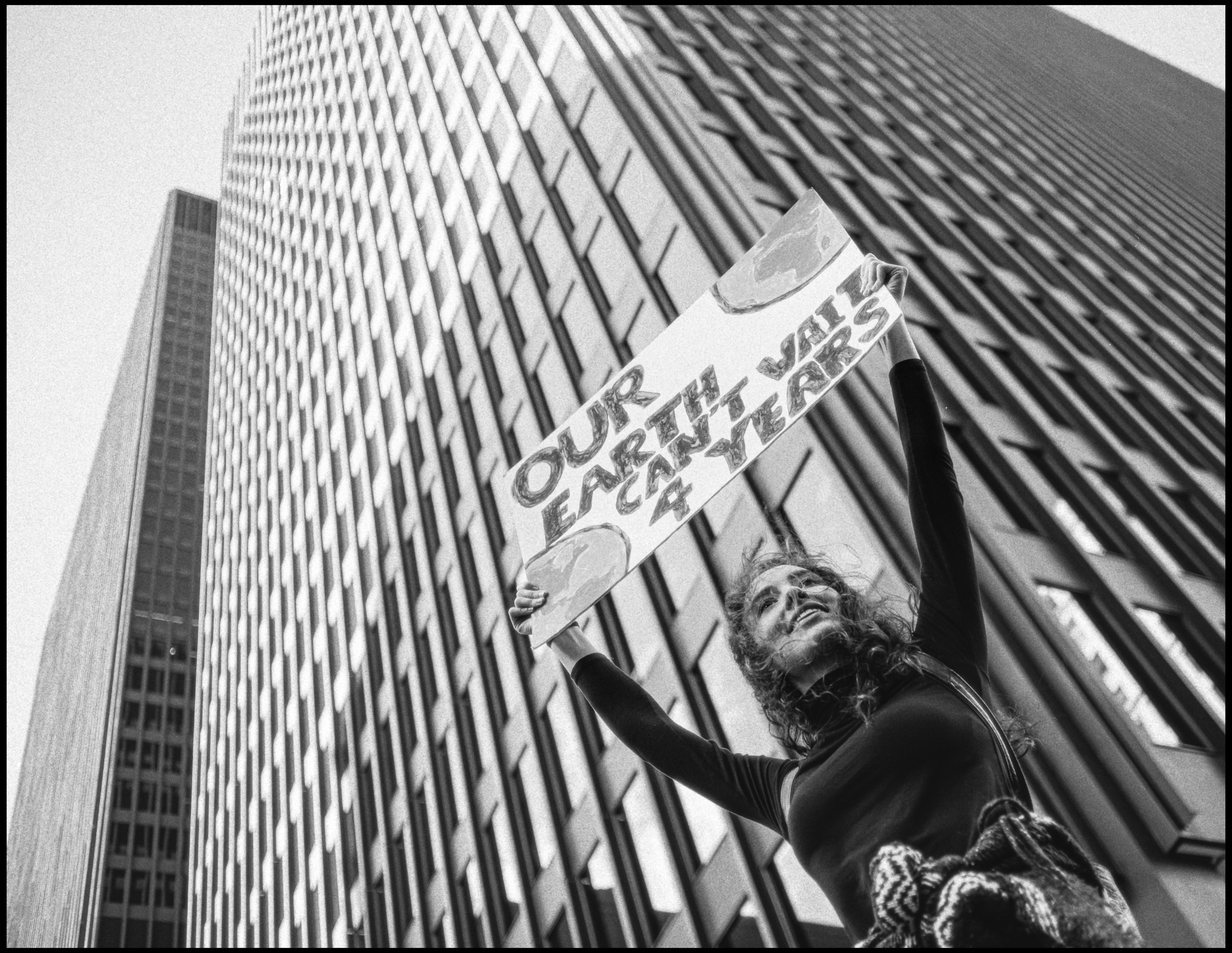 Earth can't wait four years sign, Chicago 2017