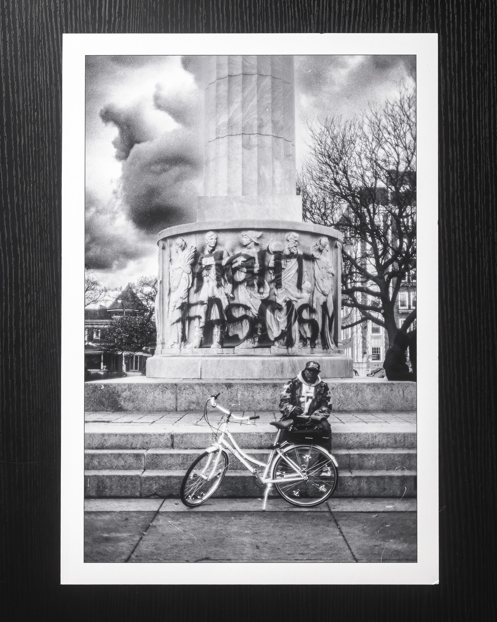 Wide context view of Logan Square and the Illinois Centennial Monument, Chicago 2024